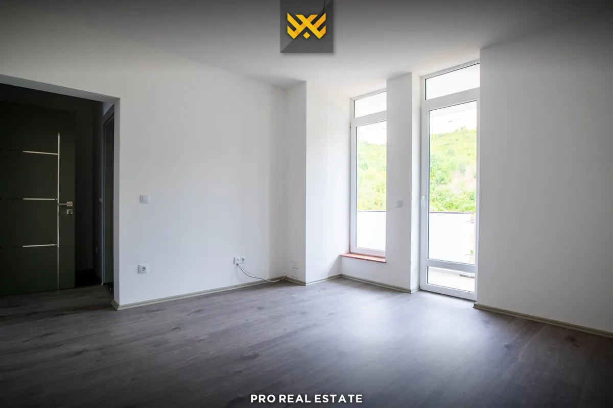 Shtëpi 1200m² për #SHITJE në Gërmi.
