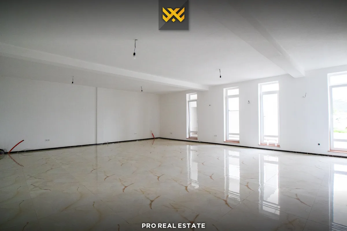 Shtëpi 1200m² për #SHITJE në Gërmi.