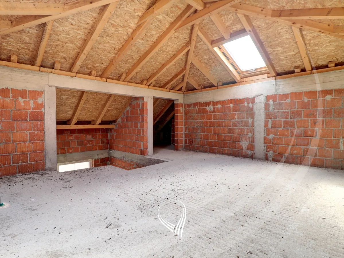 Shtëpi 350m2 – TIPI C, në shitje në lagjen Royal Green Residence – Zllatar