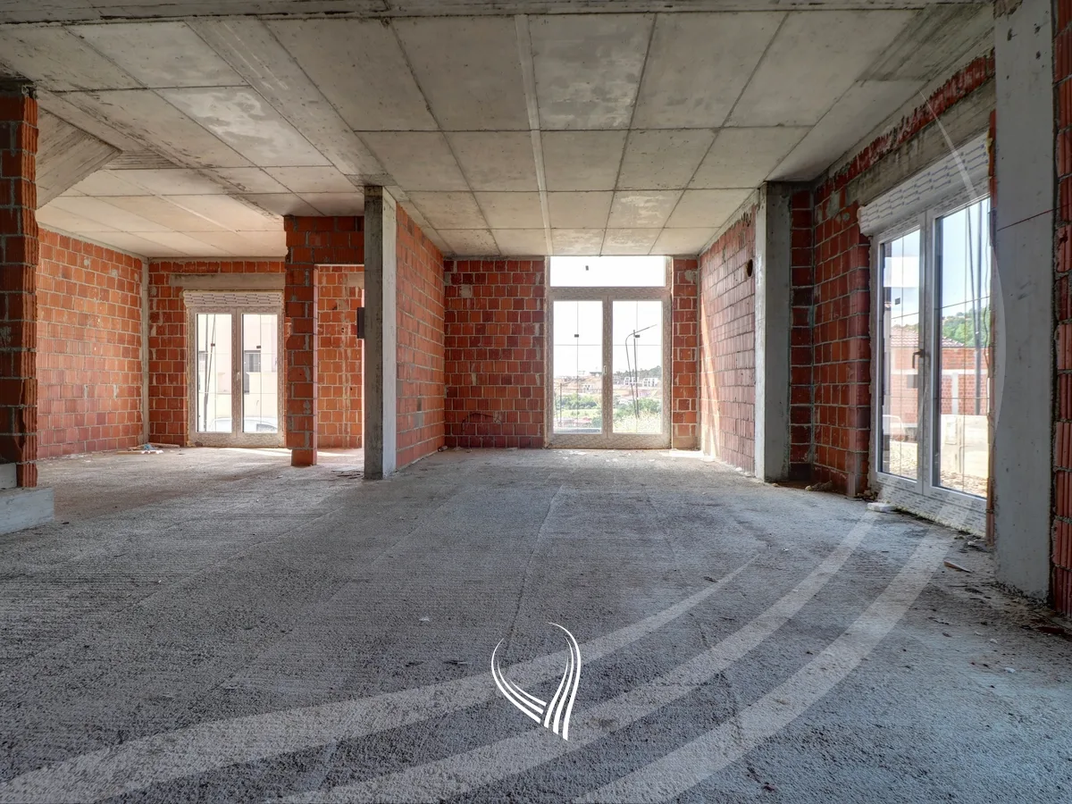 Shtëpi 350m2 – TIPI C, në shitje në lagjen Royal Green Residence – Zllatar