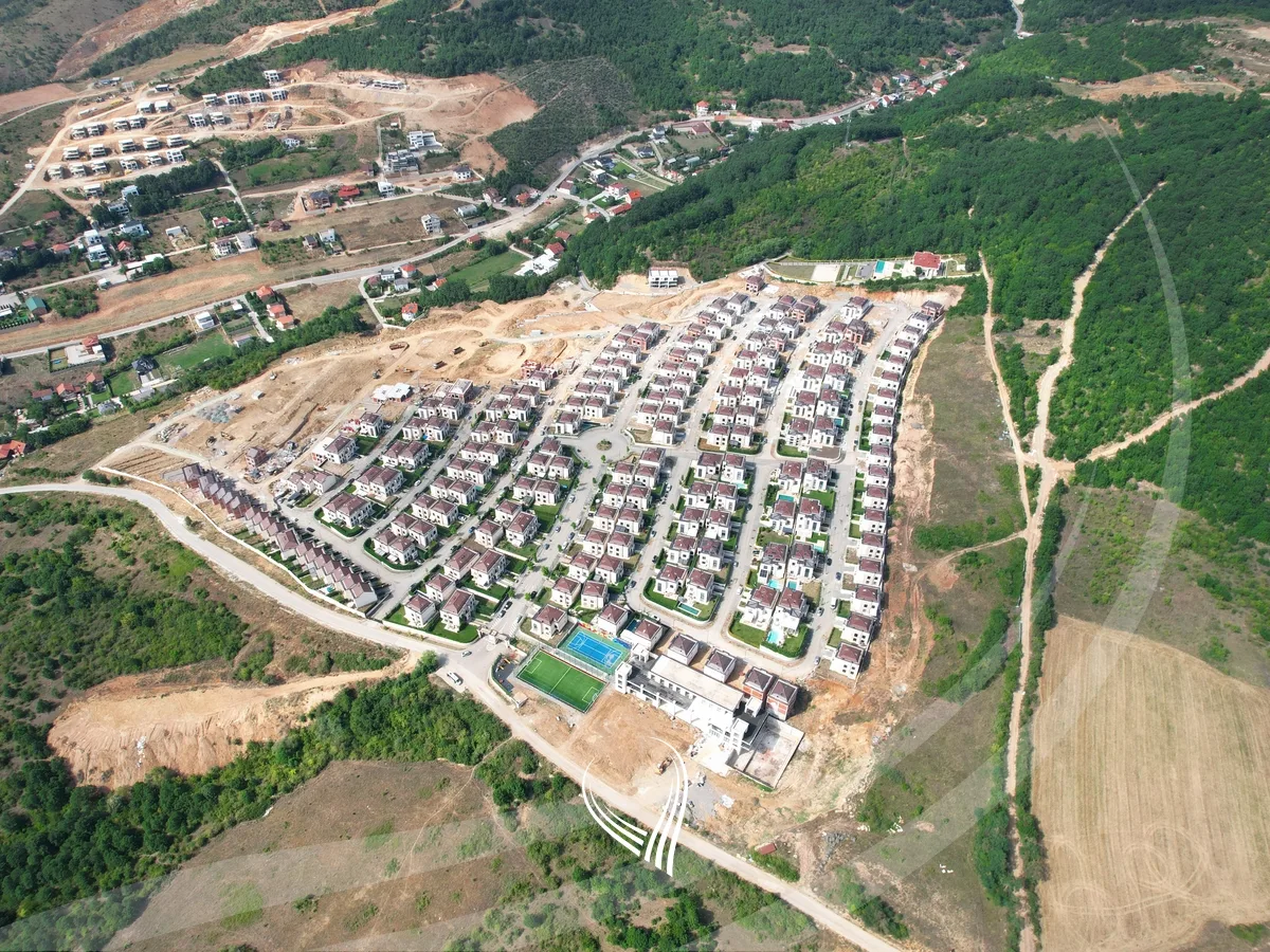 Shtëpi 350m2 – TIPI C, në shitje në lagjen Royal Green Residence – Zllatar
