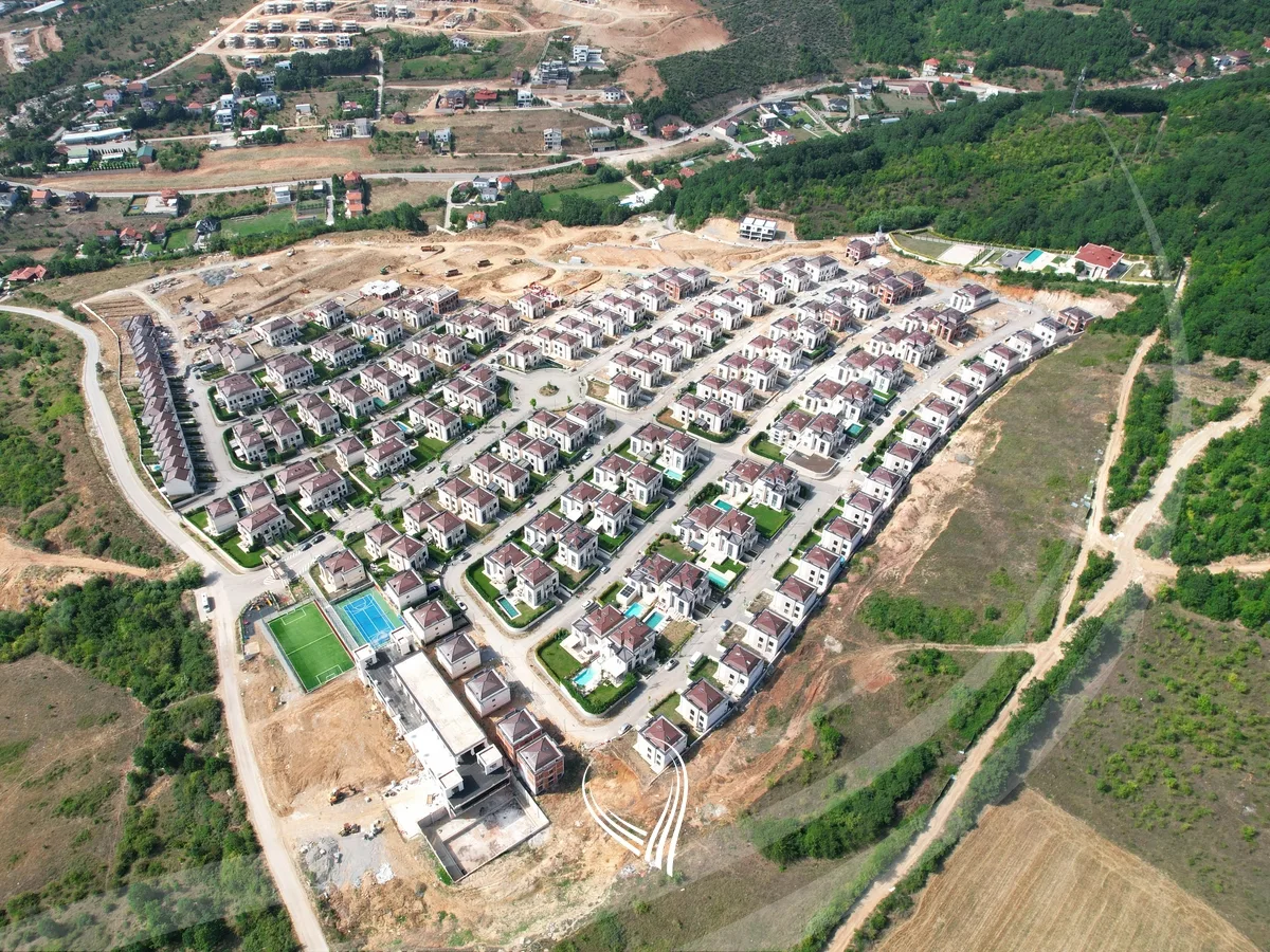 Shtëpi 350m2 – TIPI C, në shitje në lagjen Royal Green Residence – Zllatar