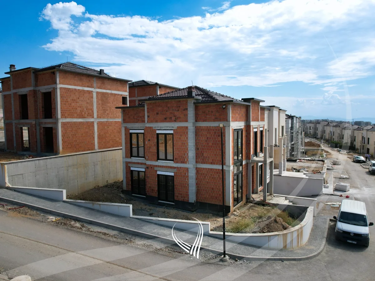 Shtëpi 350m2 – TIPI C, në shitje në lagjen Royal Green Residence – Zllatar