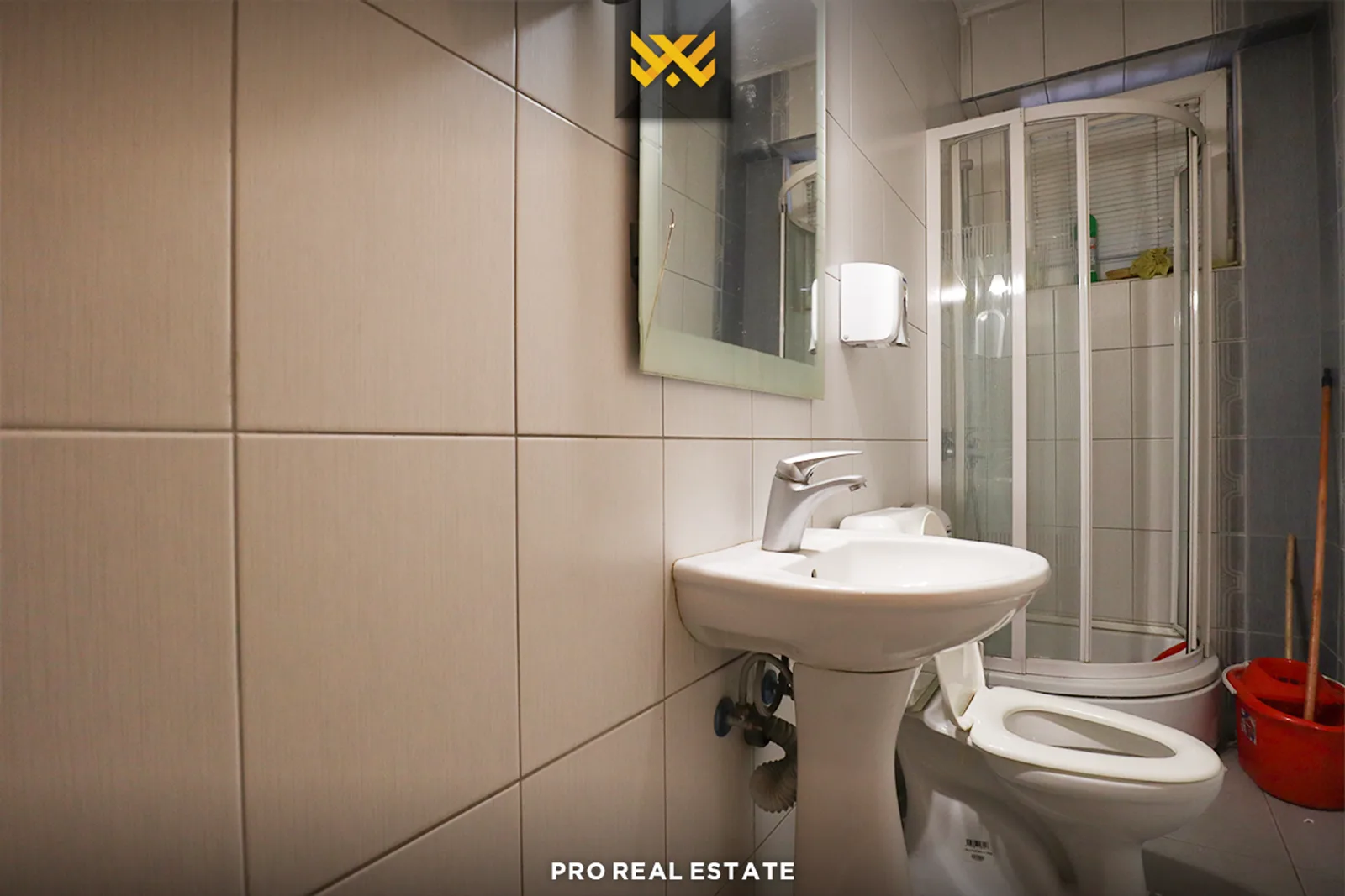 Banesë – Zyre 162m² në #SHITJE në Qendër.
