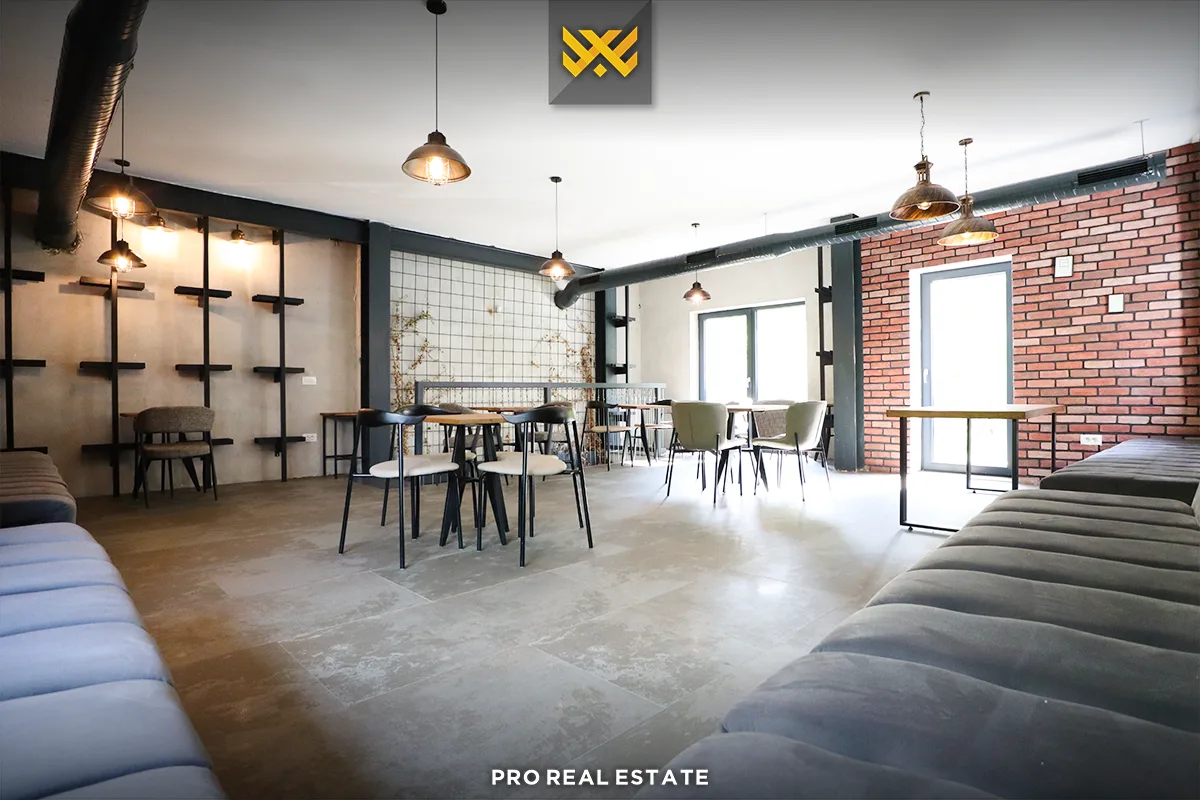 Shtëpi - Lokal 300m² me #QIRA në Dardani