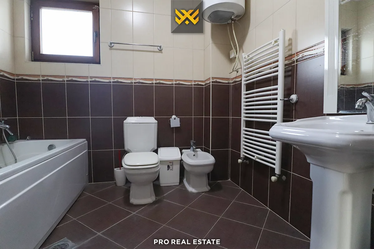 Kat shtëpie 95m² me #QIRA te Mati 1