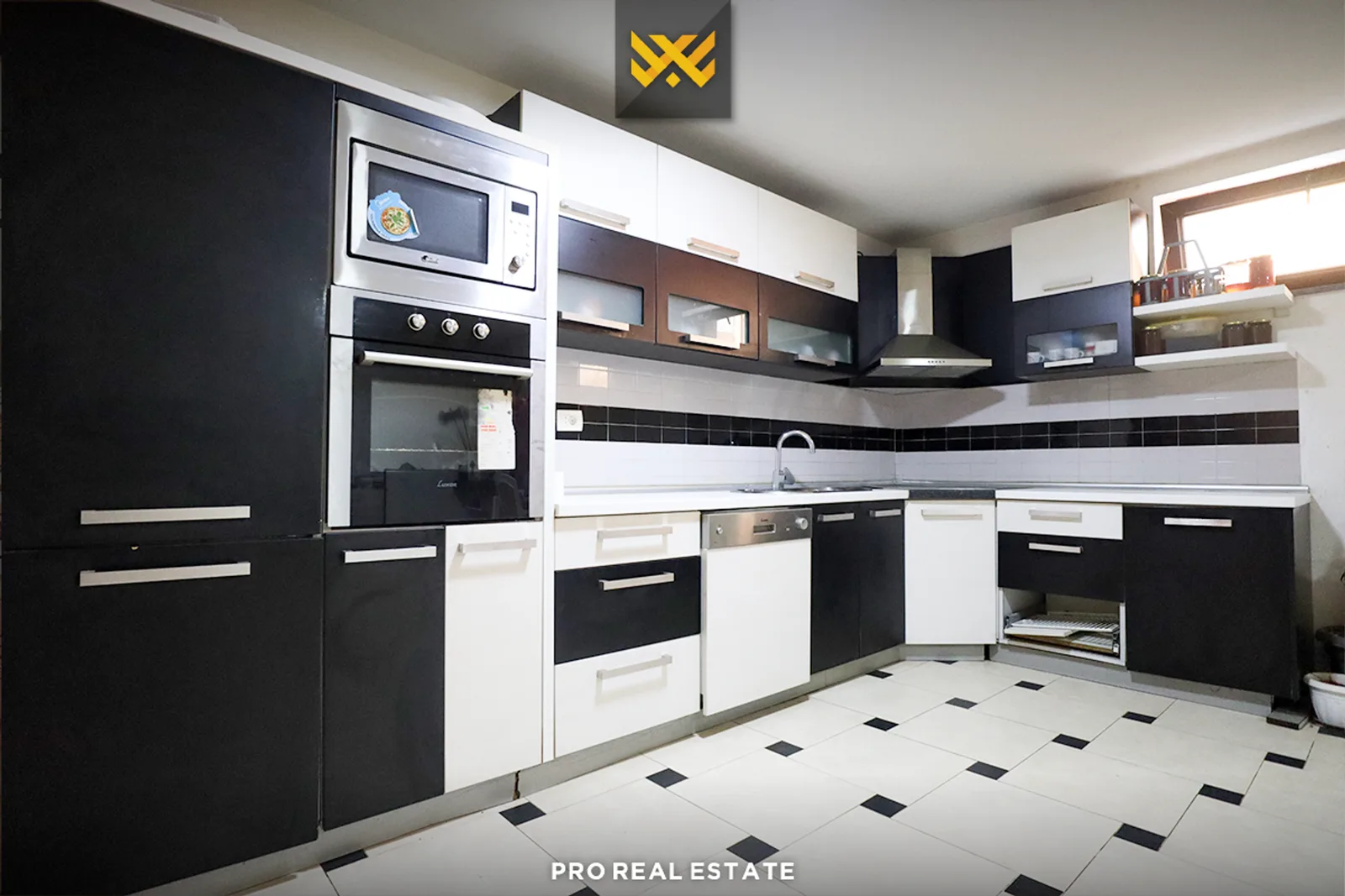 Shtëpi 345.46m² me #QIRA në Lagjen Qëndresa