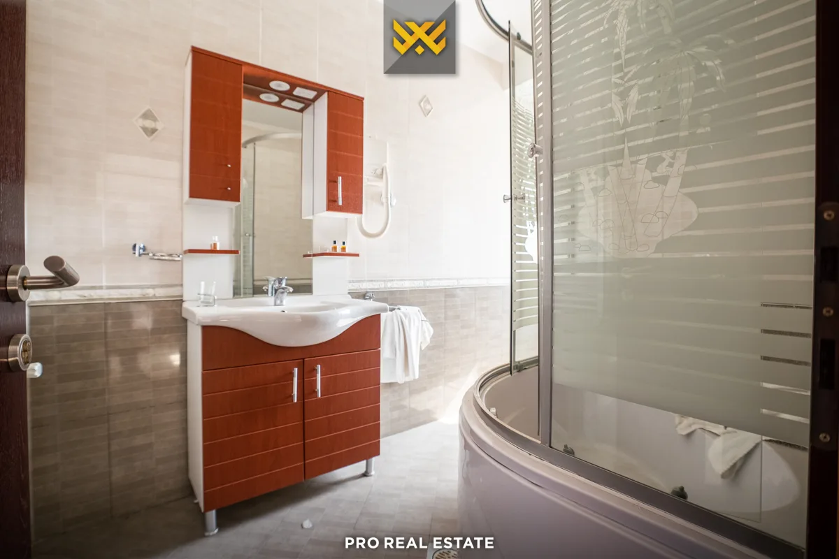 Objekt 1389m² me #QIRA në Veternik