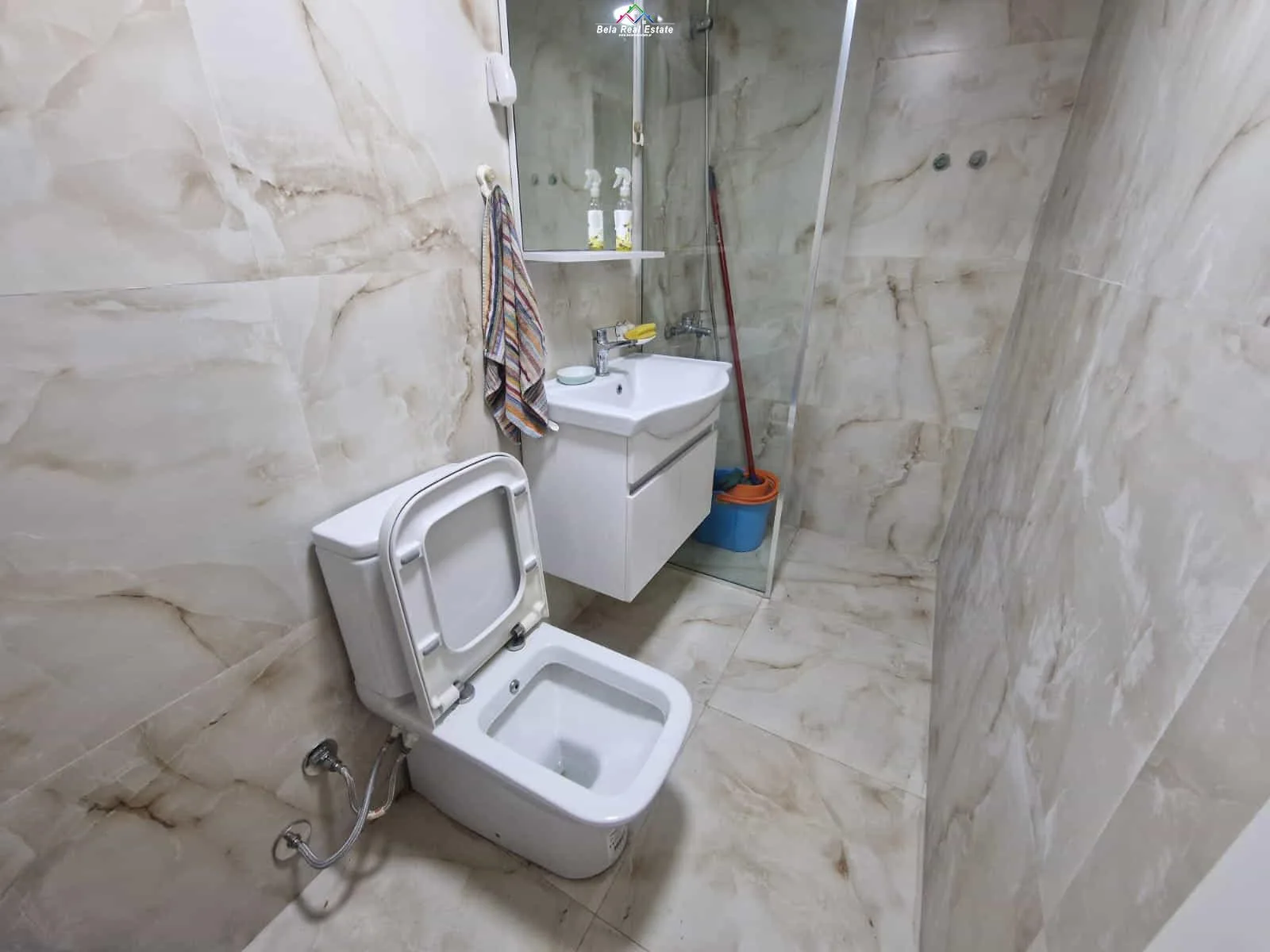 Zyre Ne Shitje Tek Ish Ekspozita ( ID BZ119) Tirane