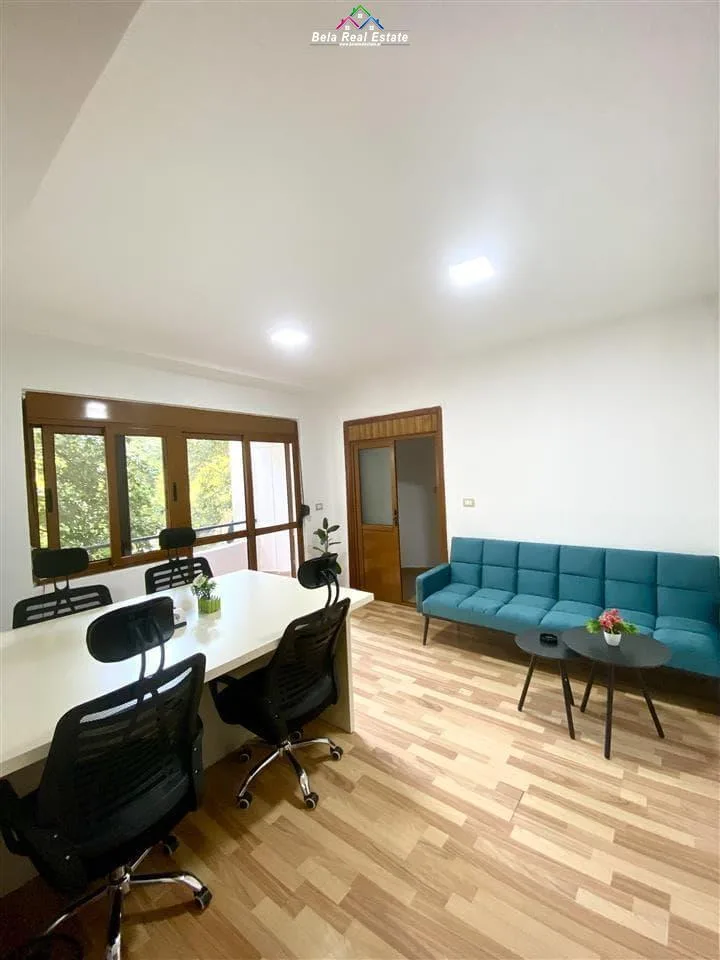 Zyre Me Qera 3+1 ne Qender (ID BZ2490) Tirane