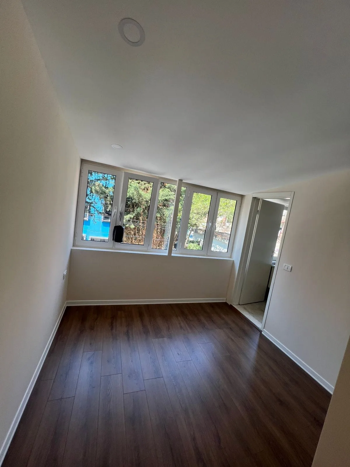 Zyre me qera ne Bllok (ID BZ2624) Tirane