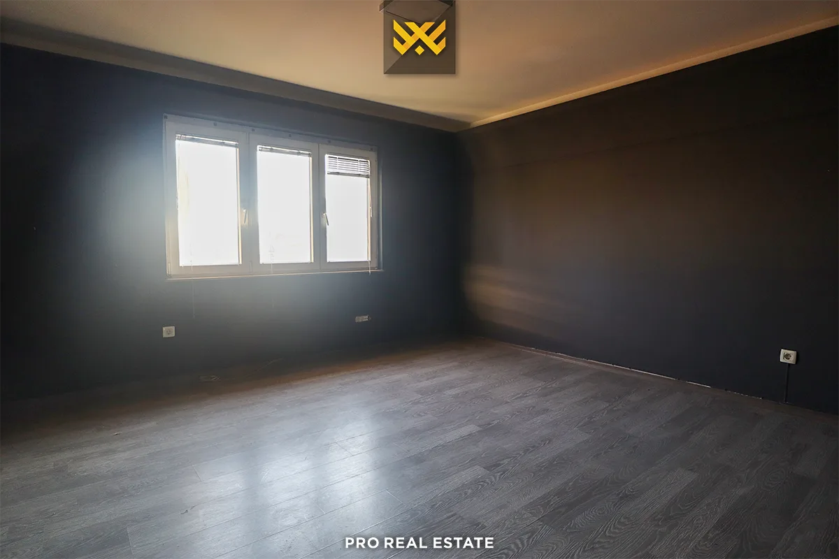Banesë / Zyrë 55m² me #QIRA në Qendër