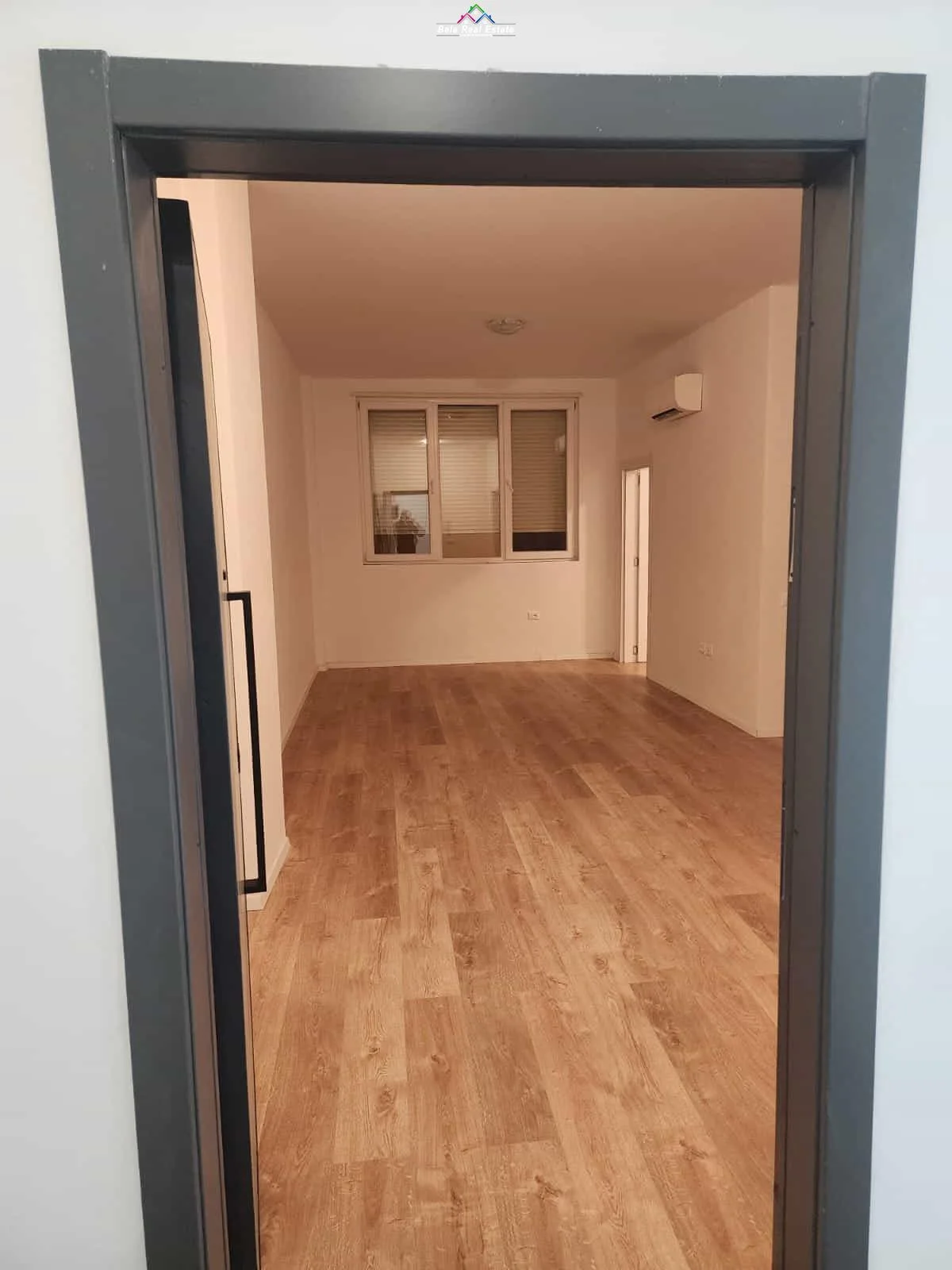 Zyre Me Qera Tek Pazari i Ri ( ID BZ2540 ) Tirane