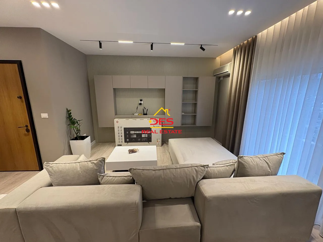 Jepet me qira apartament luksoz 2+1 pranë hotel partner, vlorë.