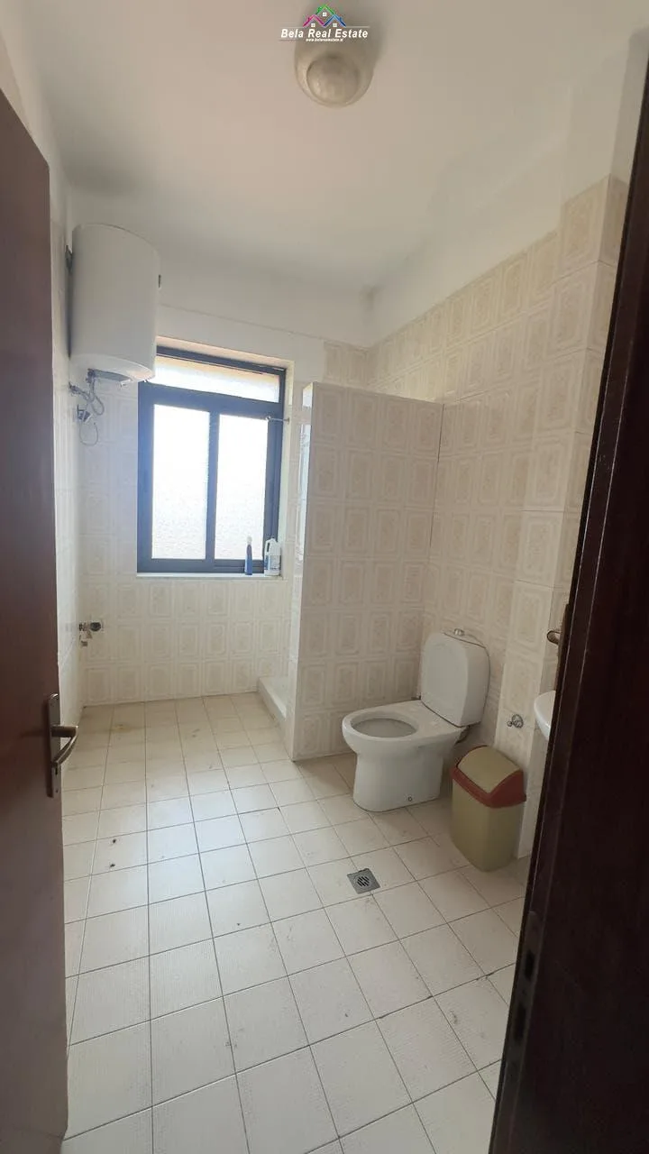 Zyre Me Qera Tek Rruga e Durresit (ID BZ2744) Tirane