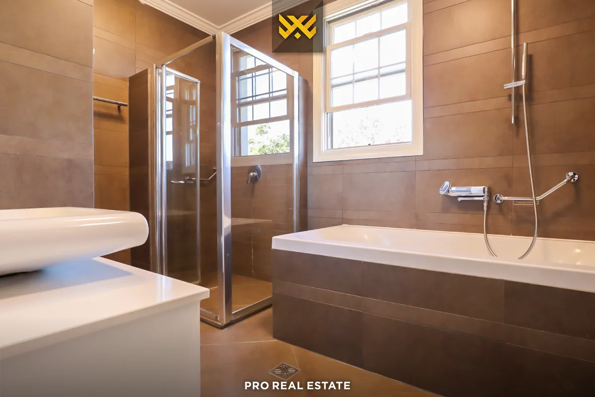 Shtëpi 264m² me #QIRA në Lagjen Fshati Ndërkombëtar