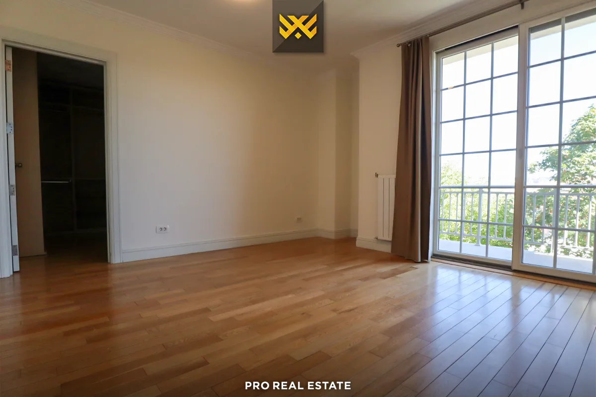Shtëpi 264m² me #QIRA në Lagjen Fshati Ndërkombëtar