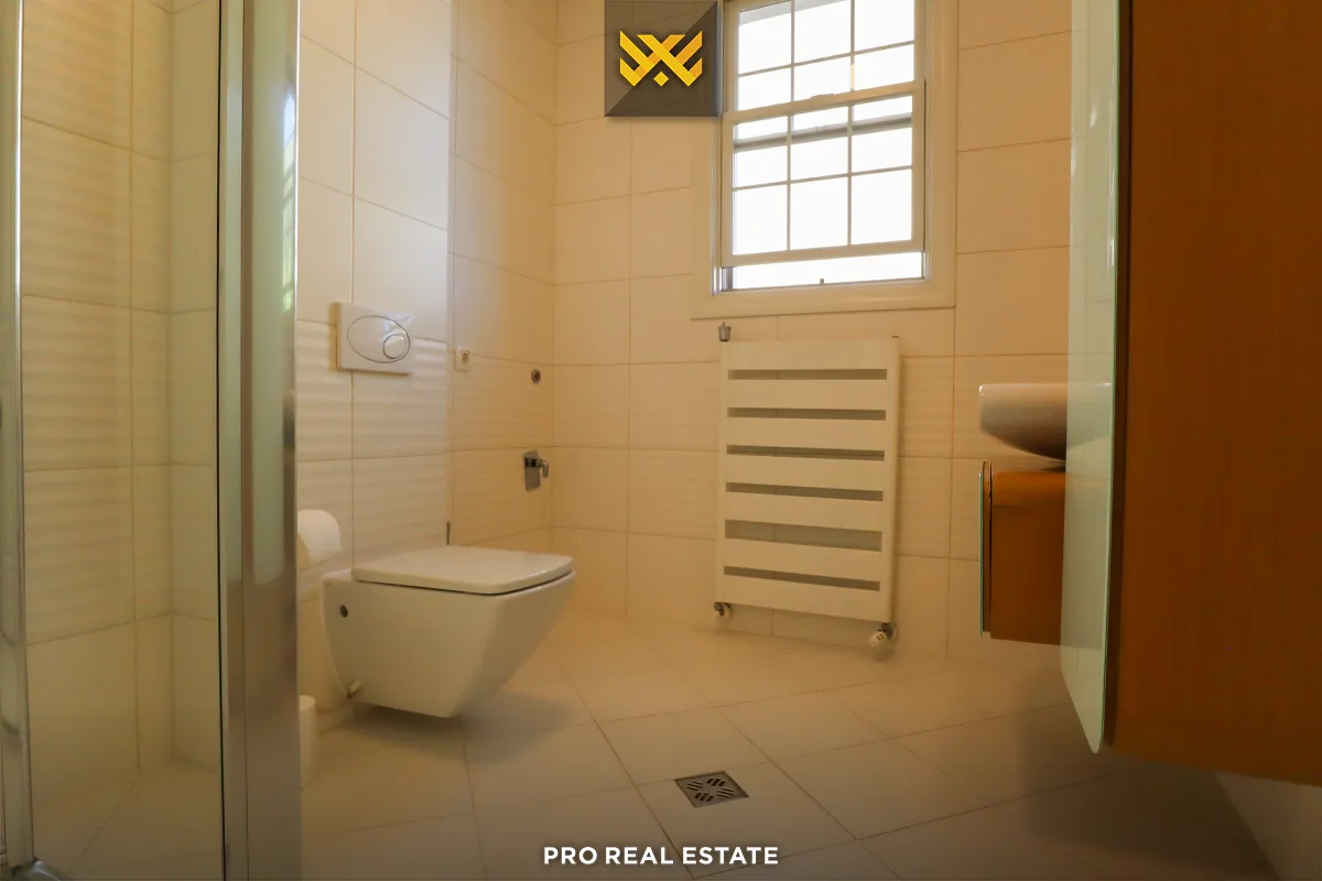 Shtëpi 264m² me #QIRA në Lagjen Fshati Ndërkombëtar