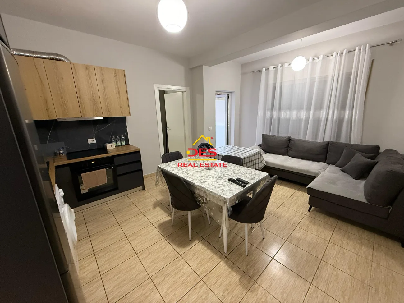 Jepet me qira apartament 1+1 te rrapi ,vlorë