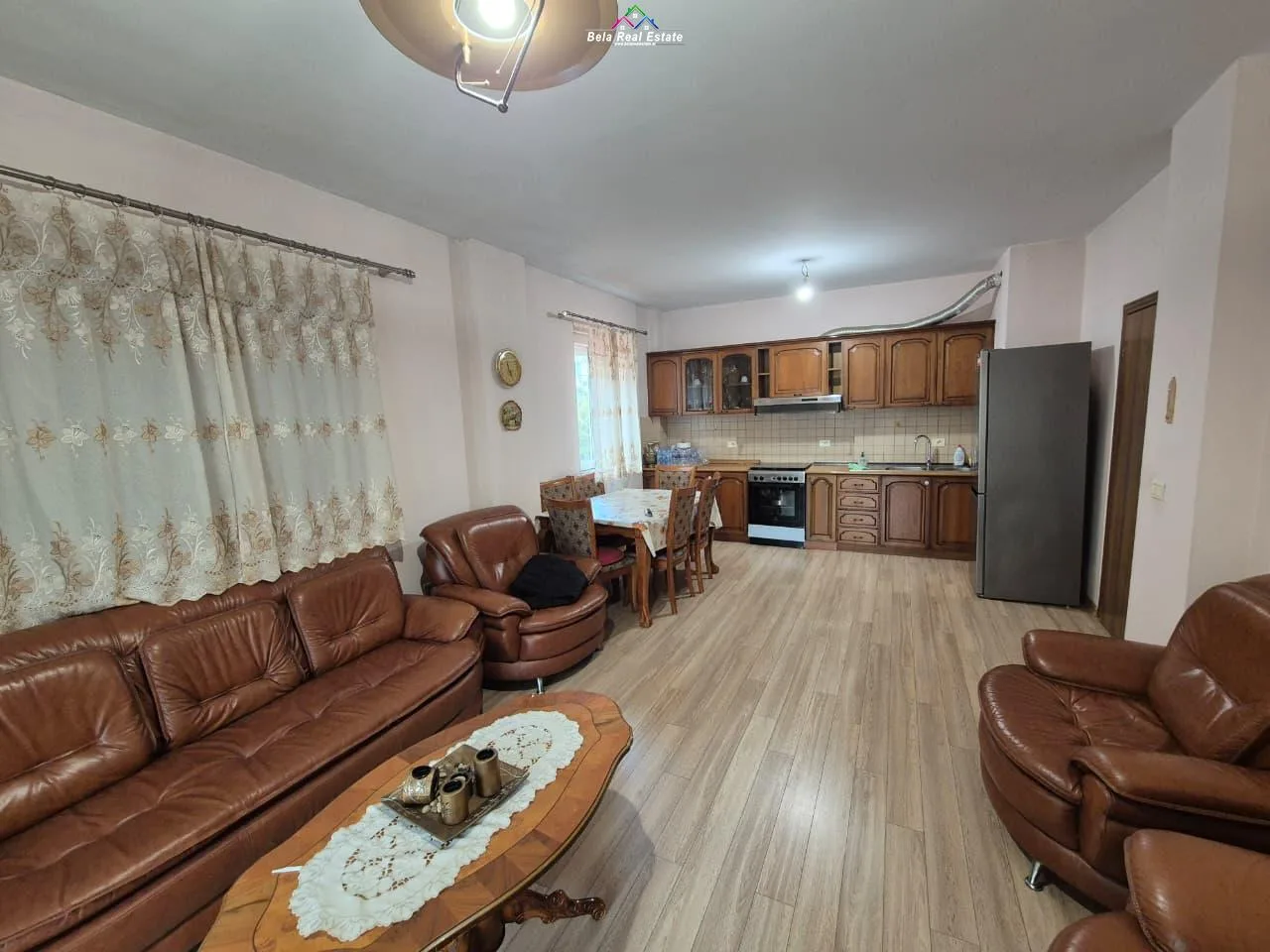 Apartament Me Qera 2+1 Tek Komuna e Parisit (ID B2201558) Tirane