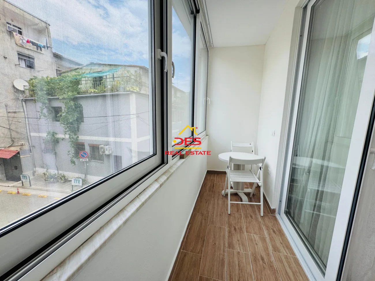 Jepet me qera apartament 2+1 ne zonen e Bllokut!