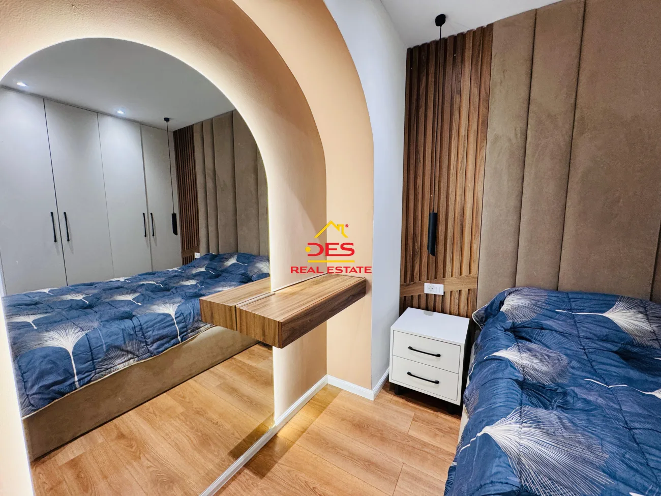 Jepet me qera apartament 2+1 ne zonen e Bllokut!