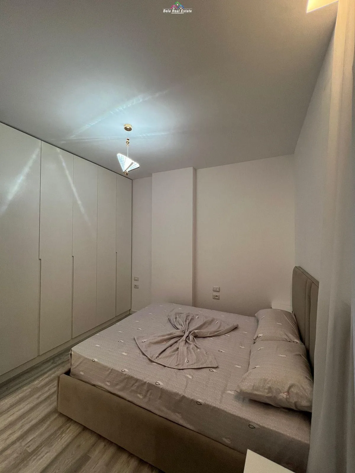 Apartament Me Qera 2+1+ Post Parkim Tek 5 Maji ( ID B2201753) Tirane