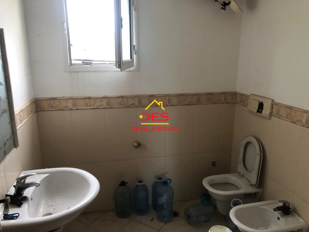Shitet shtëpi private te fusha e druve, vlorë