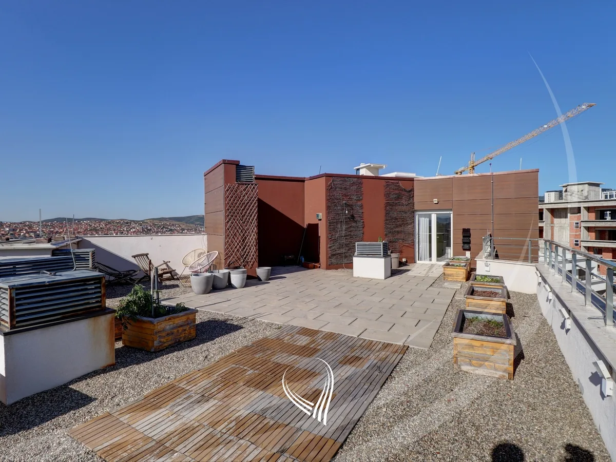 Duplex Penthouse 290m² me qira – Prishtina Stars - Aktash