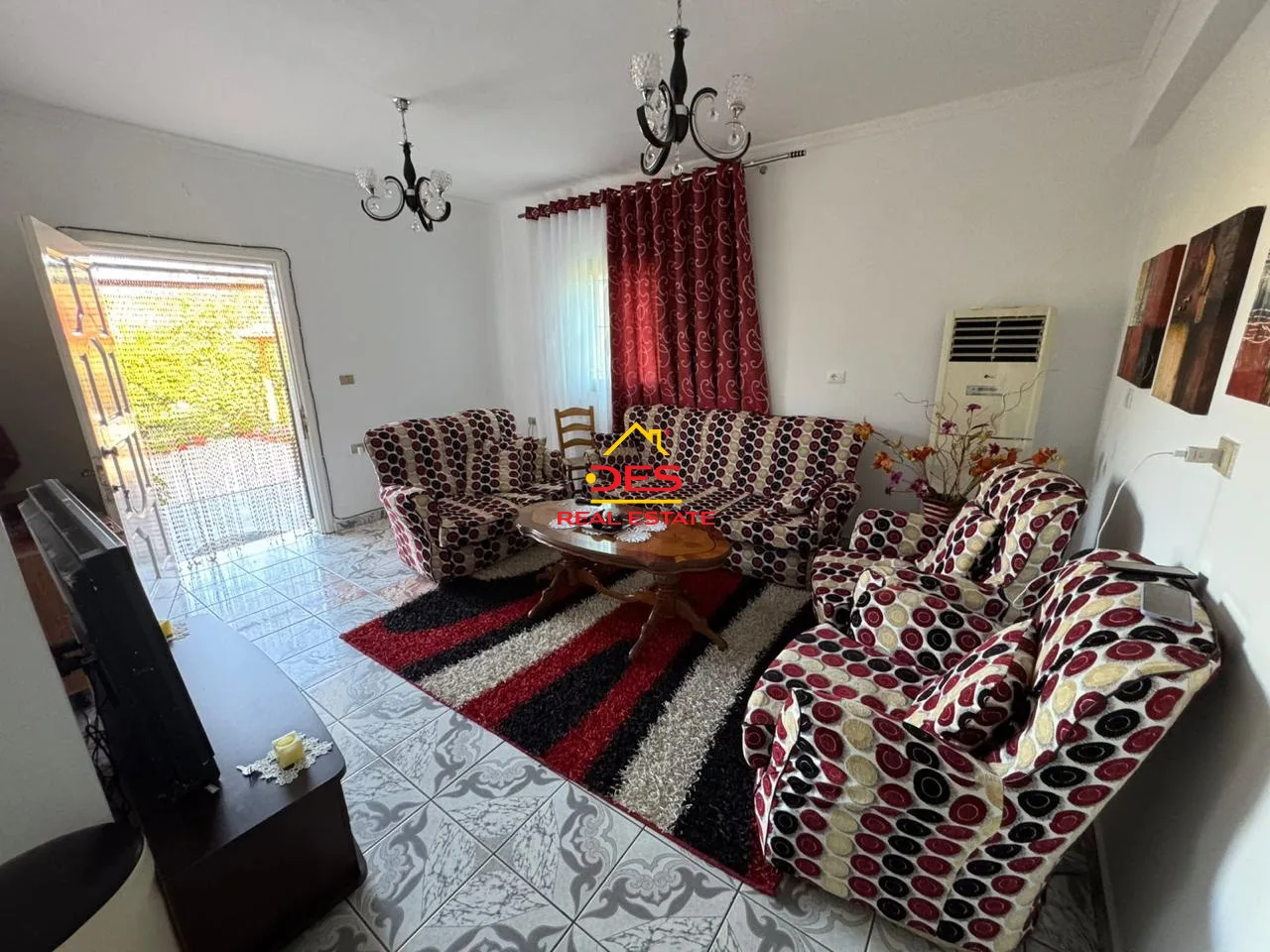 Shitet shtëpi private + truall në selenicë, vlorë