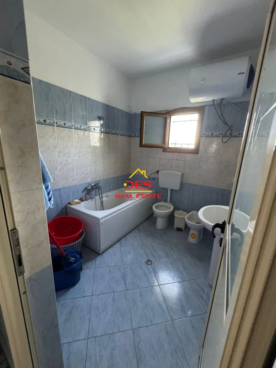 Shitet shtëpi private + truall në selenicë, vlorë