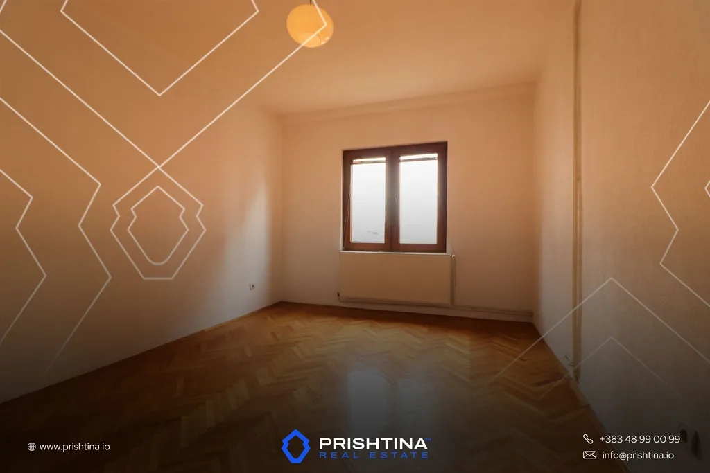 Shtëpi me qira 300m² në Bregu i Diellit