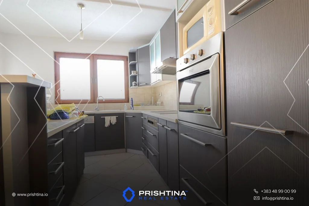 Shtëpi me qira 300m² në Bregu i Diellit