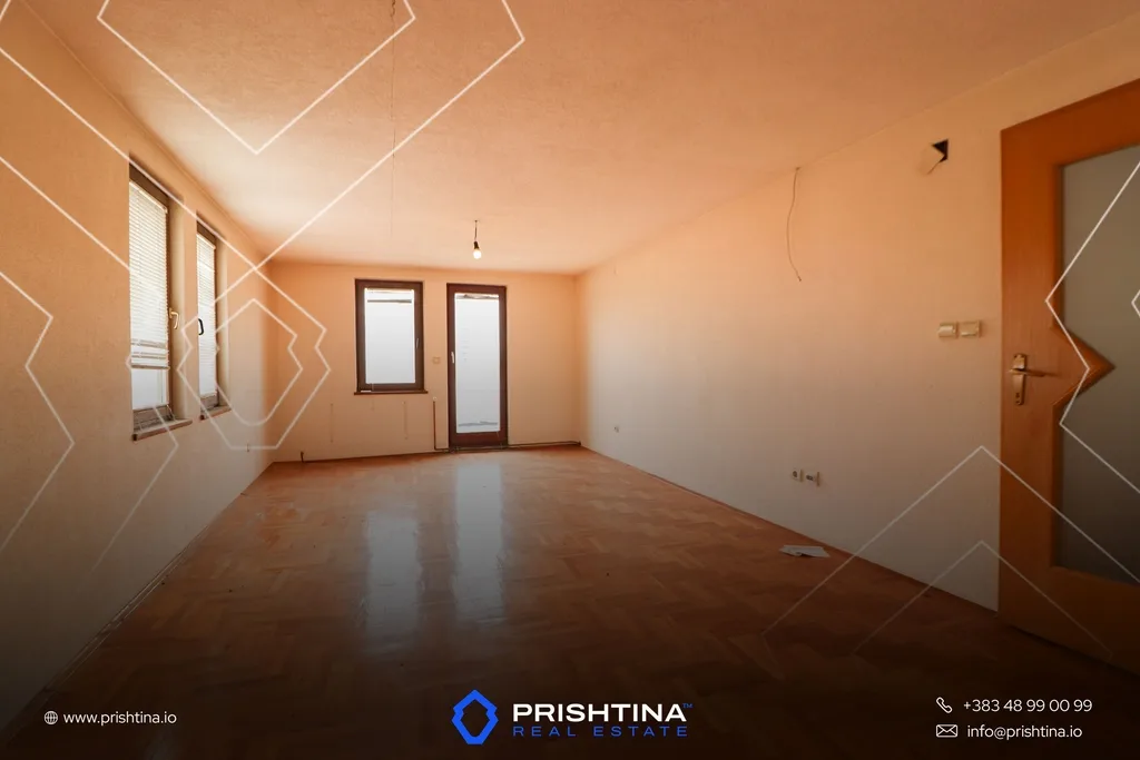 Shtëpi me qira 300m² në Bregu i Diellit
