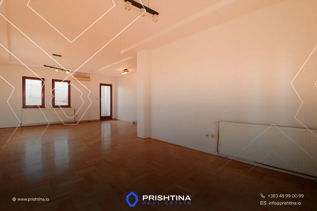 Shtëpi me qira 300m² në Bregu i Diellit