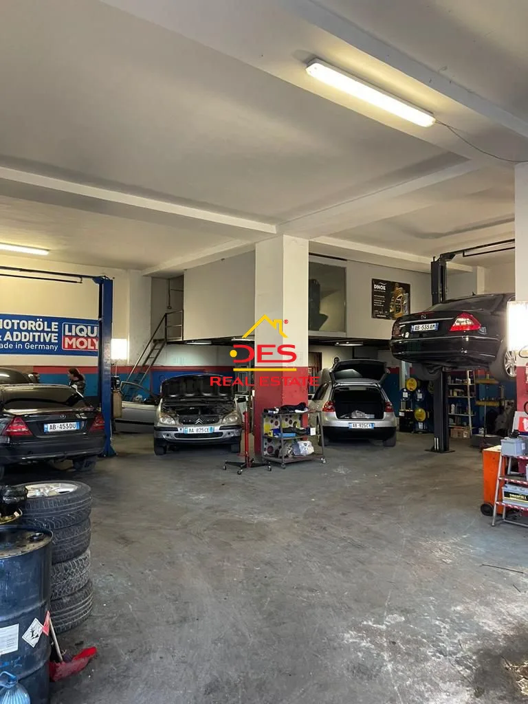 Shitet servis makinash, selitë tiranë