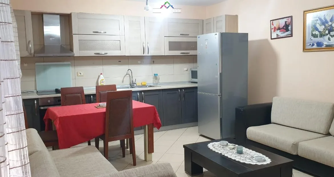 Apartament me qera 2+1 perball Maternitetit te Ri (ID B22182) Tirane