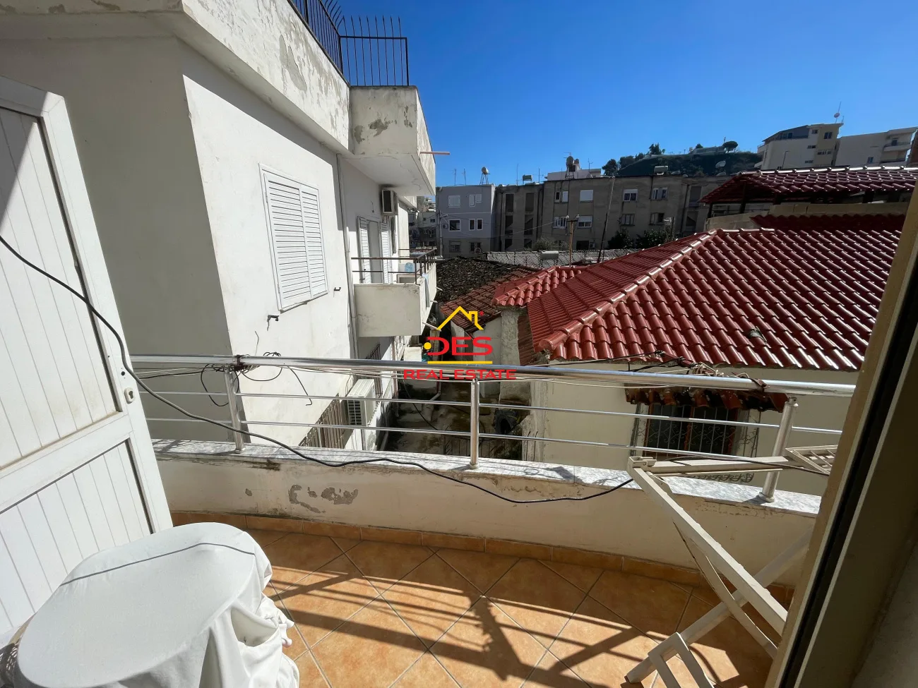 Shitet apartament 2+1 pranë kishës ortodokse,vlorë.