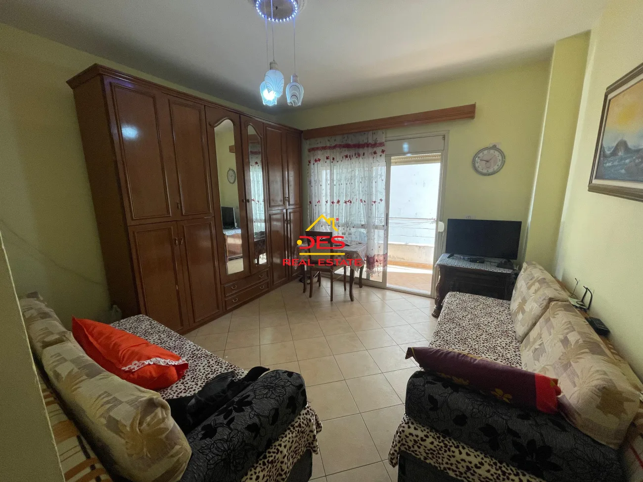 Shitet apartament 2+1 pranë kishës ortodokse,vlorë.