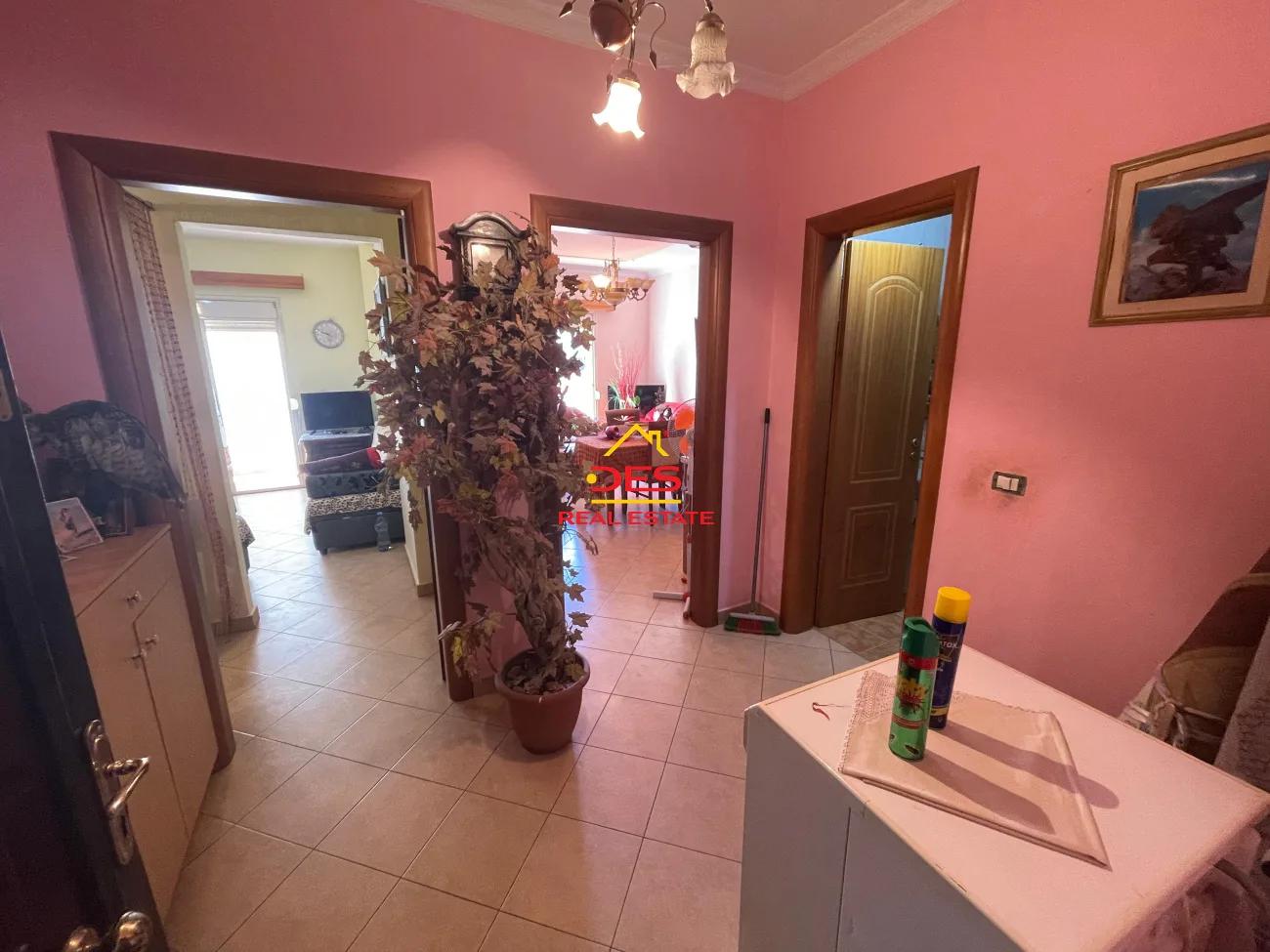 Shitet apartament 2+1 pranë kishës ortodokse,vlorë.