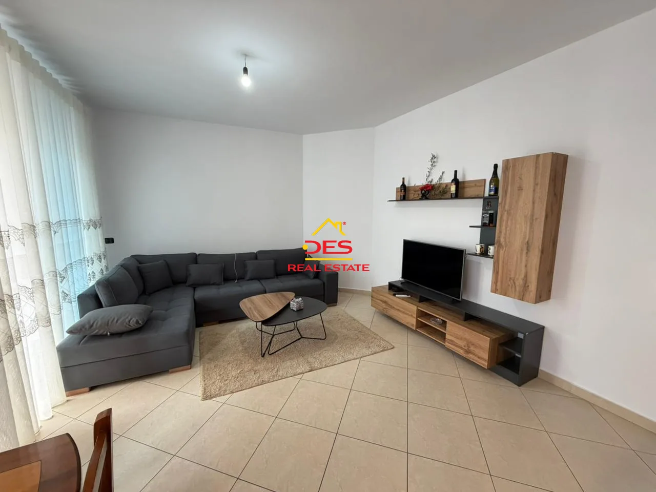JEPET ME QIRA APARTAMENT 1+1 TE “RRUGA E ÇIPAJVE, VLORË 📍 Pranë Jumbo