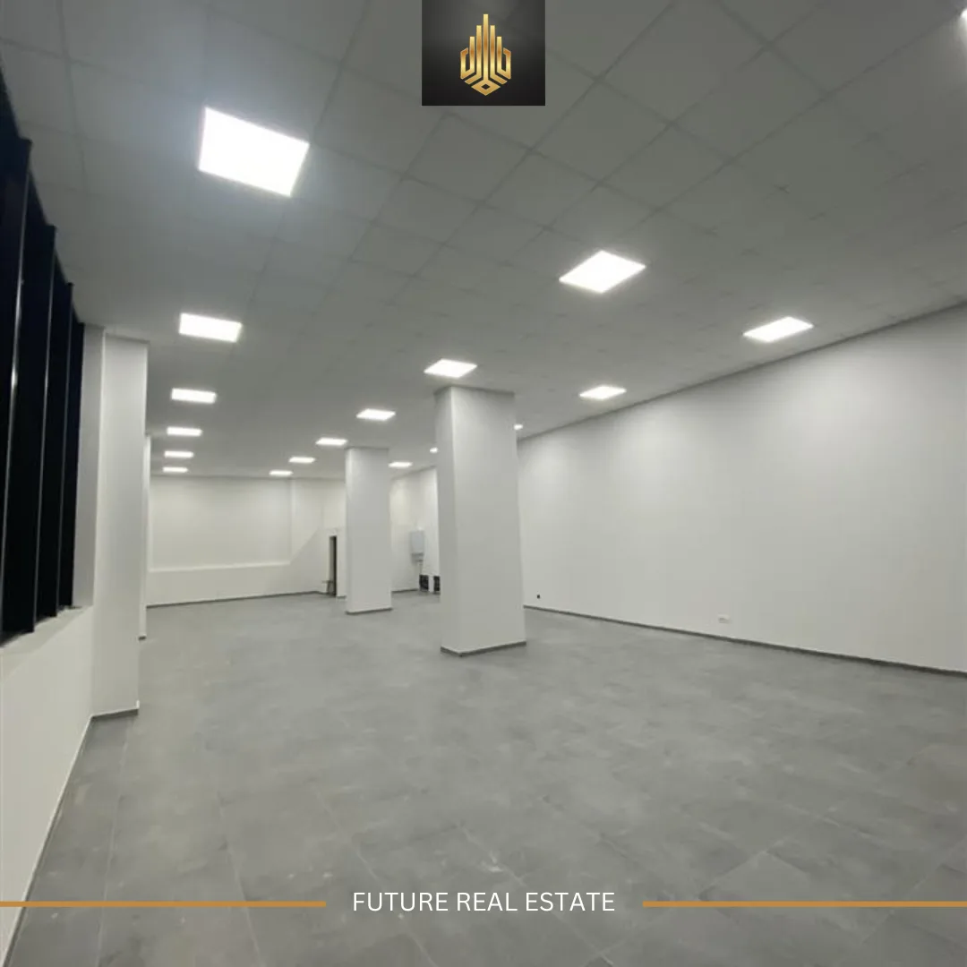 Lokal me QERA/180m²