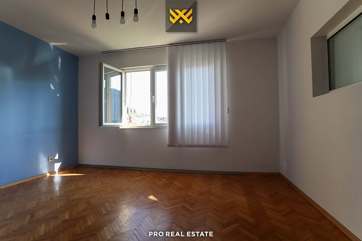 Banesë / Zyrë 100m² me #QIRA në Qendër