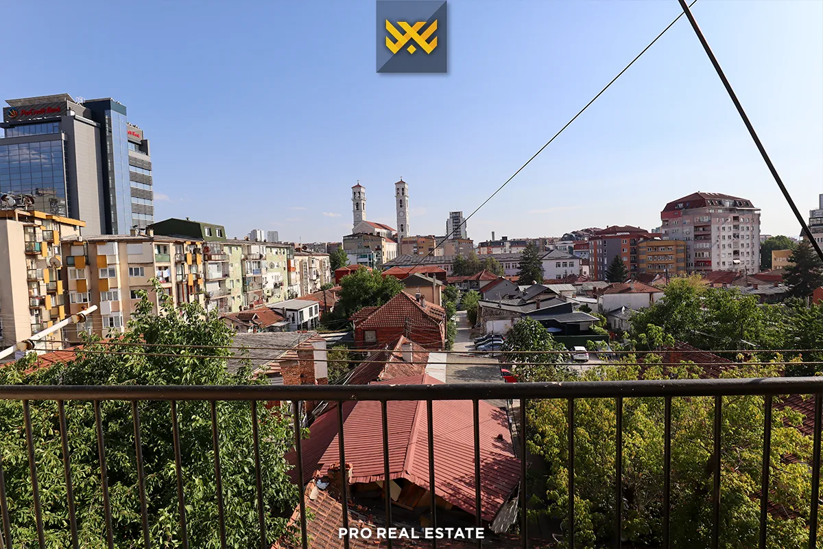 Banesë / Zyrë 100m² me #QIRA në Qendër