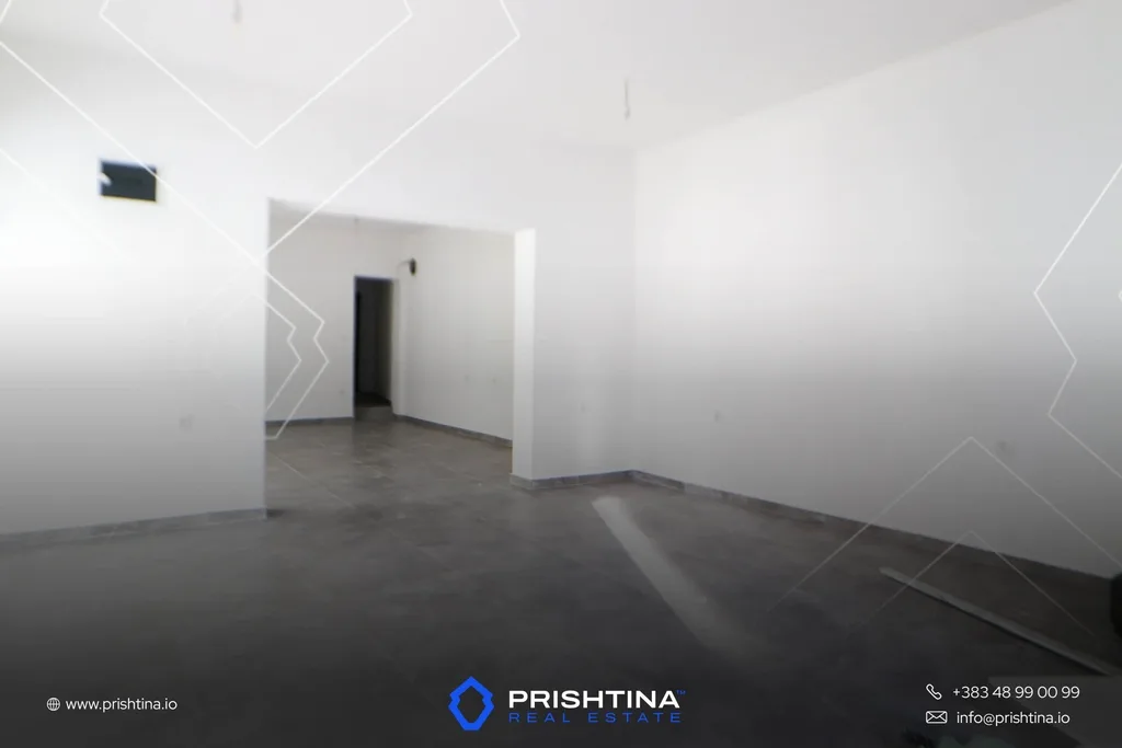 Lokal me qira 120m² në pjesën e Vjetër të Qytetit