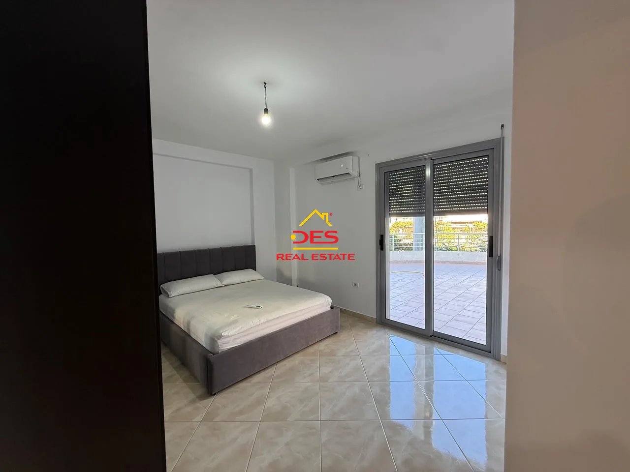Jepet me qira apartament 2+1 me verandë pranë stadiumit “flamurtari”, vlorë