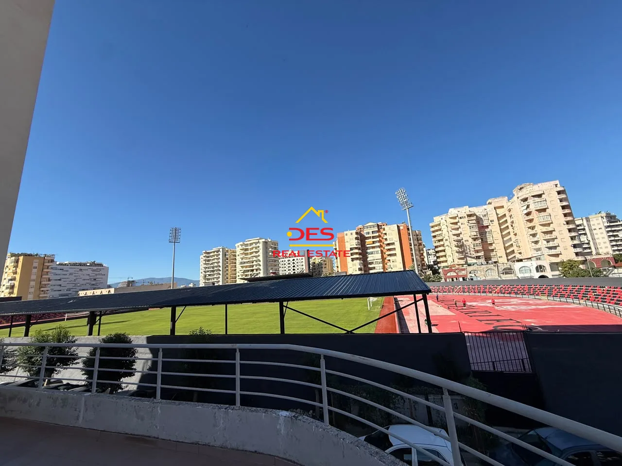 Jepet me qira apartament 2+1 me verandë pranë stadiumit “flamurtari”, vlorë