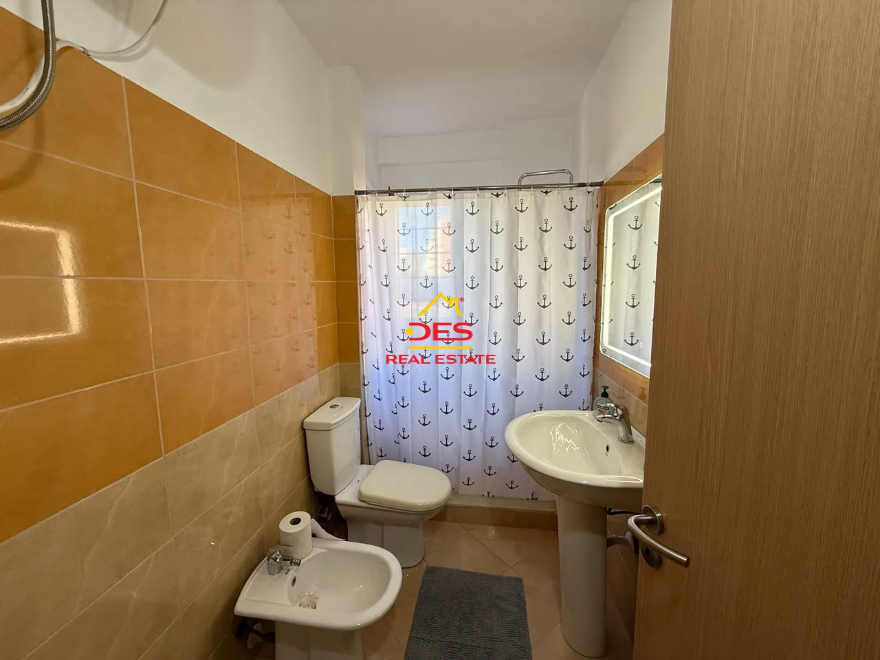Jepet me qira apartament 2+1 me verandë pranë stadiumit “flamurtari”, vlorë