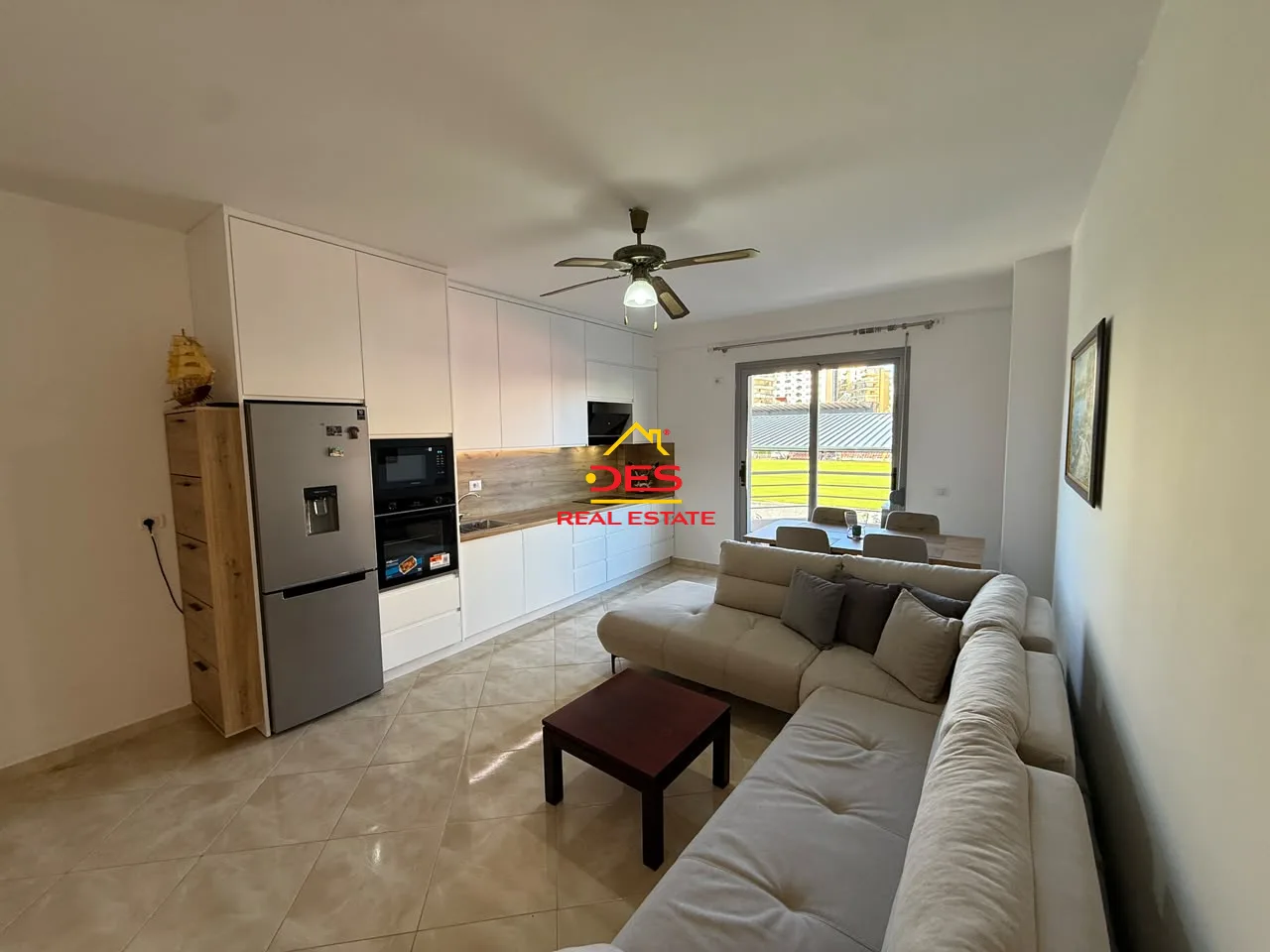 Jepet me qira apartament 2+1 me verandë pranë stadiumit “flamurtari”, vlorë