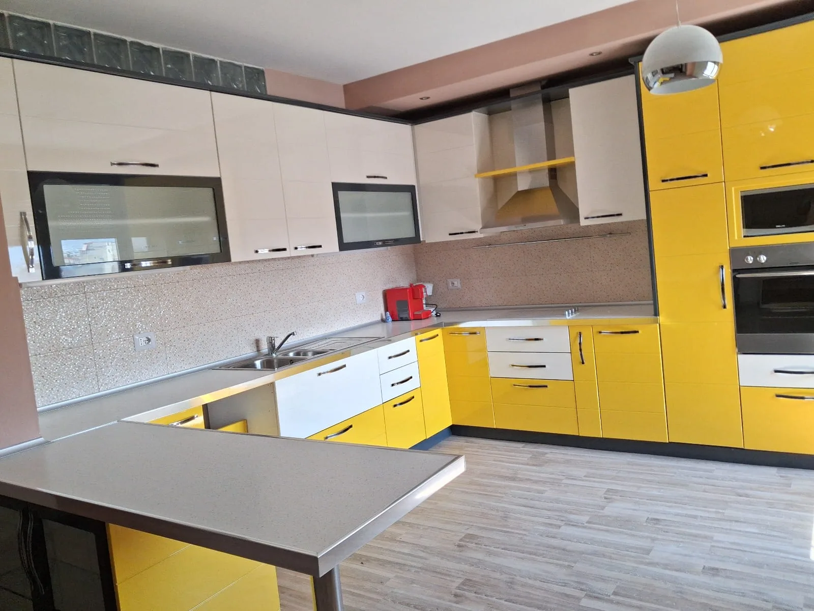 Apartament me qera 1+1 ne Qender (ID B2101142) Tirane